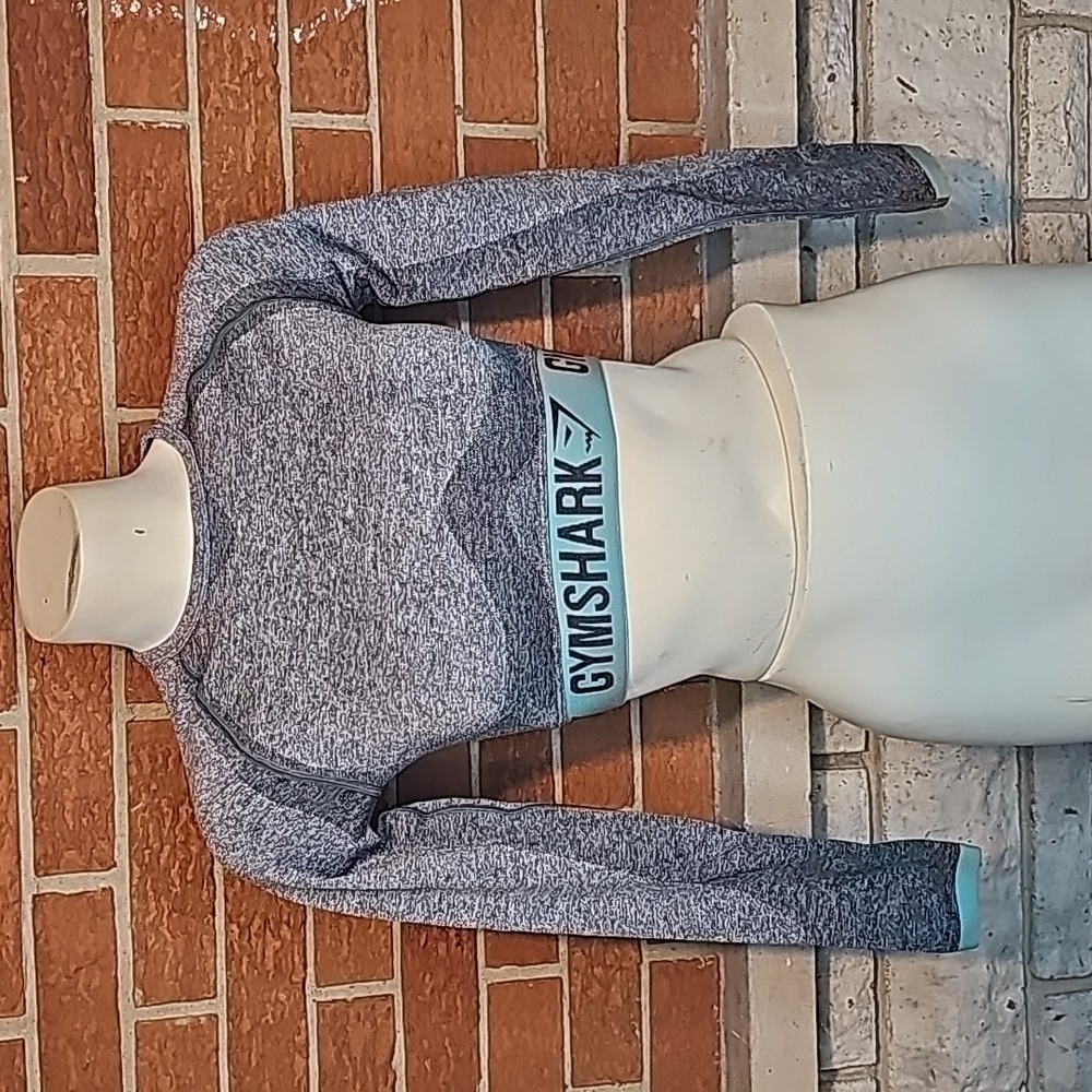 XS Gymshark long sleeve crop workout top